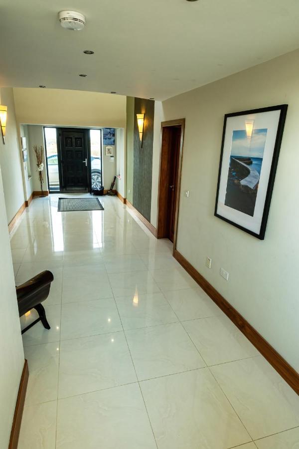 Вилла House By The Sea & Golf Course Инишкрон Экстерьер фото